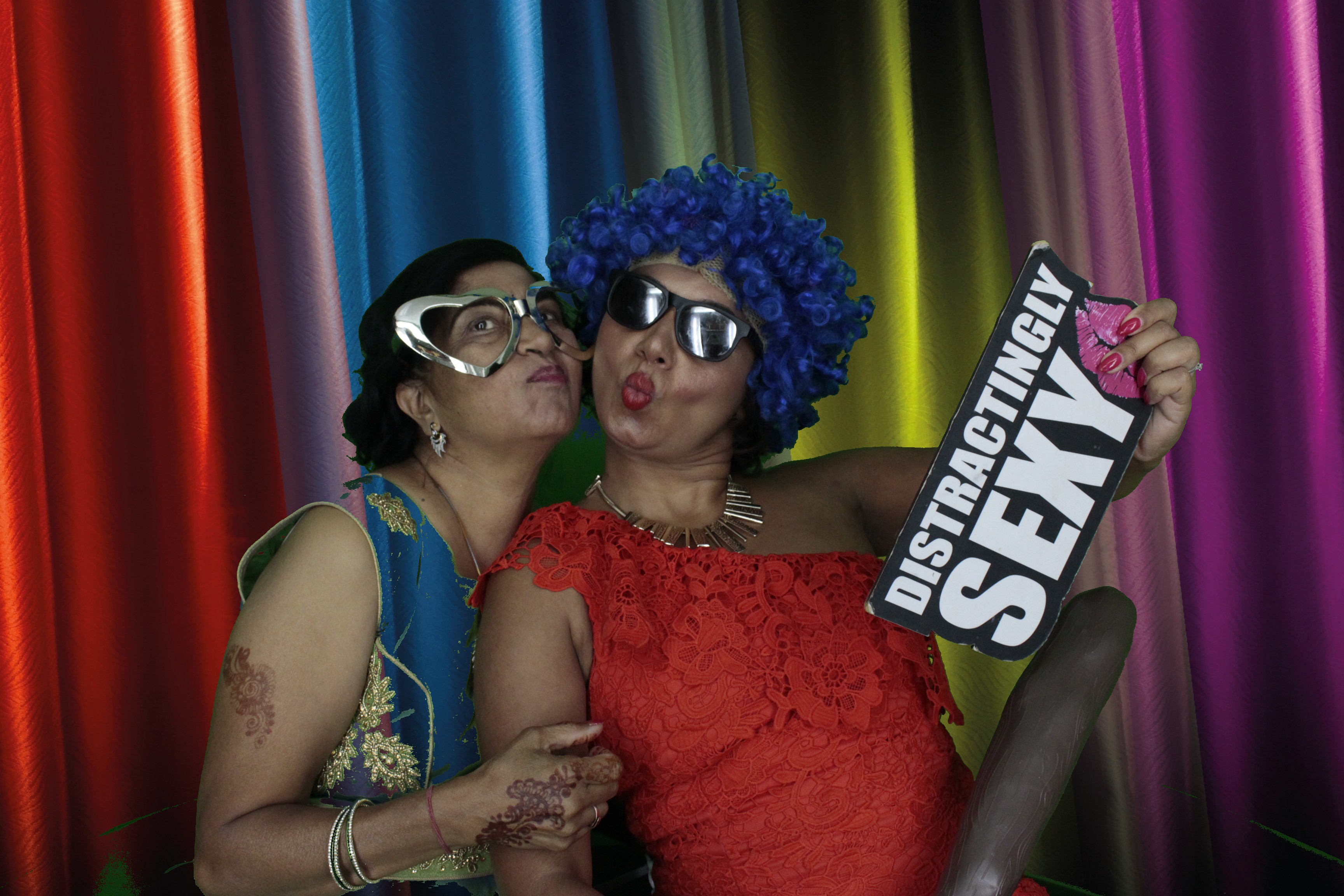 Bhavin & Yasmin’s Wedding | View more photos from the event at gallery.myphotoboothexperience.co.uk/u/MyPhotoBoothExperienceLtd/Bhavin-Yasmin’s-Wedding